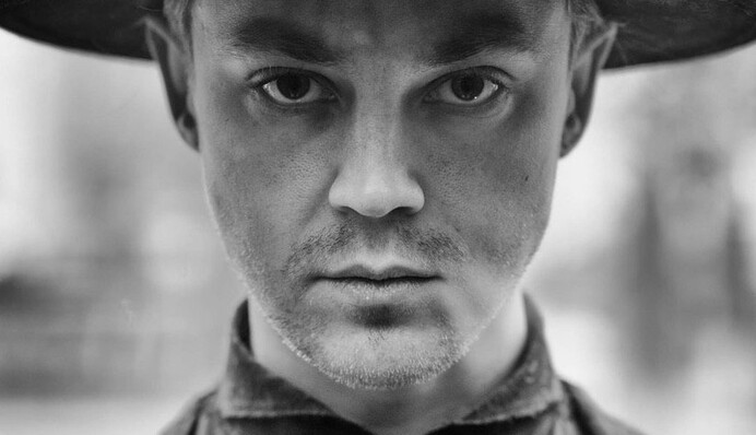 Немає можливості зателефонувати: Артем Пивоваров розповів про рідних в окупованому Вовчанську