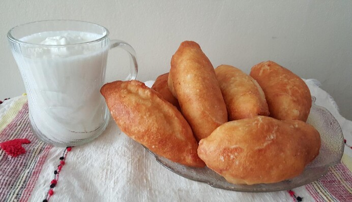 Как приготовить жареные пирожки на кефире: простой рецепт как у бабушки