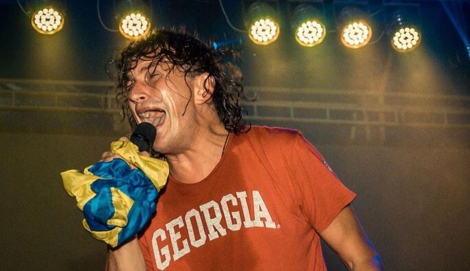 Футболку Кузьмы Скрябина продали на аукционе за 255 тысяч - средства пойдут в поддержку ВСУ