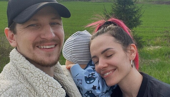 Мы постоянно ссорились: певица MamaRika рассказала об отношениях с мужем на расстоянии