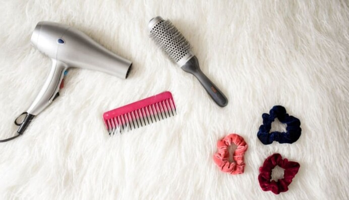 Як доглядати за гребінцями та правильно їх мити: корисні поради для господарок