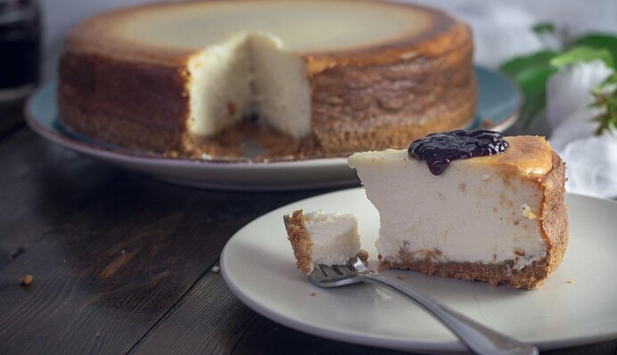 Как приготовить нежный чизкейк из творога: простой рецепт