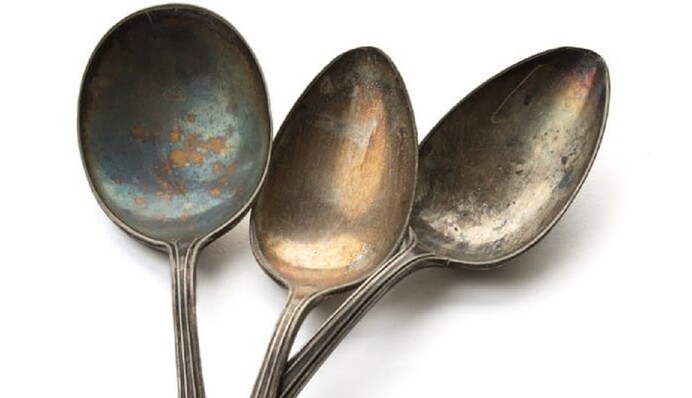 Як почистити старі мельхіорові ложки та виделки: 5 надійних способів прибрати наліт