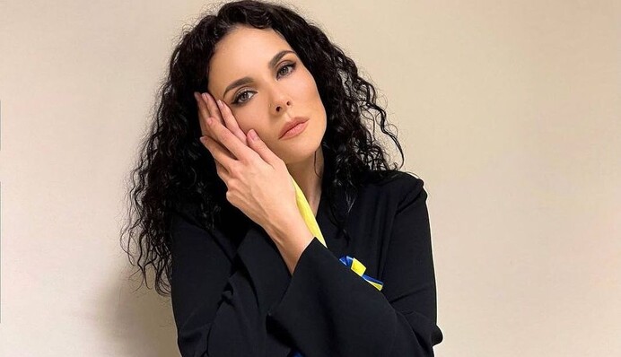 Вона плаче, але не здається: Настя Каменських випустила проникливу пісню про Україну