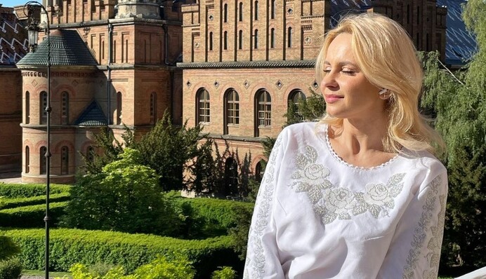 Лилия Ребрик поздравила украинцев с Днем вышиванки и снялась в атмосферном видео