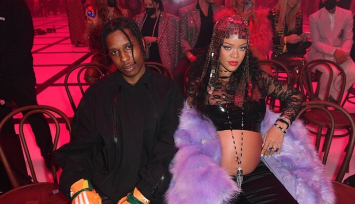 Рианна впервые стала мамой – певица родила сына