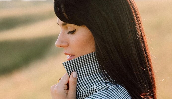 Пов'язав на кордоні: Маша Єфросиніна зі сльозами розповіла про особливу прикрасу від чоловіка