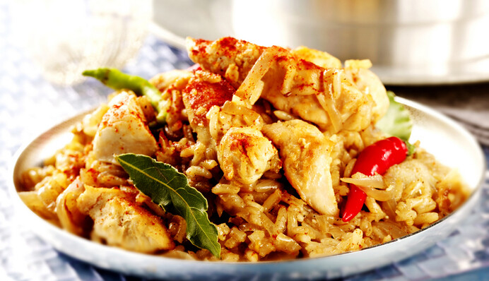 Как приготовить нежный и рассыпчатый плов с курицей: простой рецепт