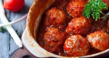 Як приготувати смачні гречаники в томатному соусі: простий рецепт