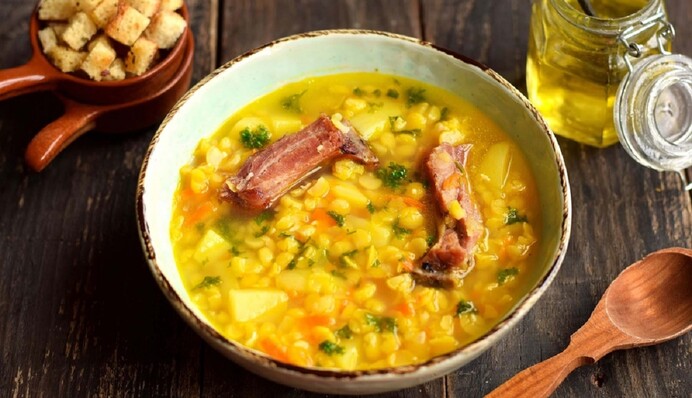 Как сварить гороховый суп с охотничьими колбасками: простой рецепт