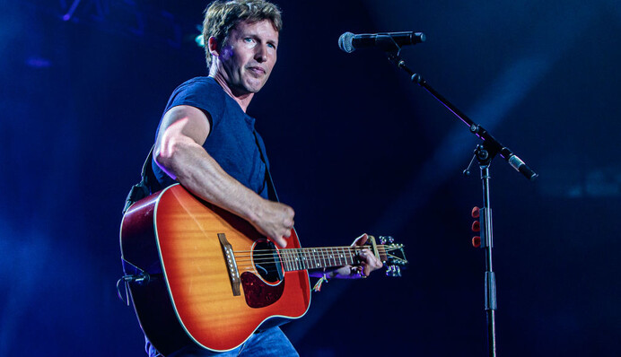 Джеймс Блант на концерті в Італії присвятив пісню українському гурту 