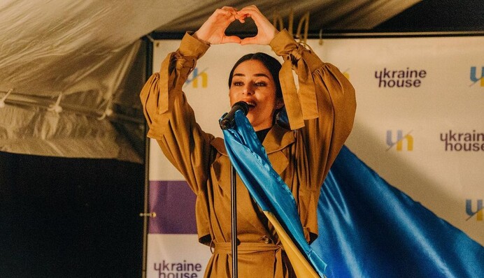 Злата Огнєвіч підтримала дівчат, які продають пікантні фото задля підтримки ЗСУ