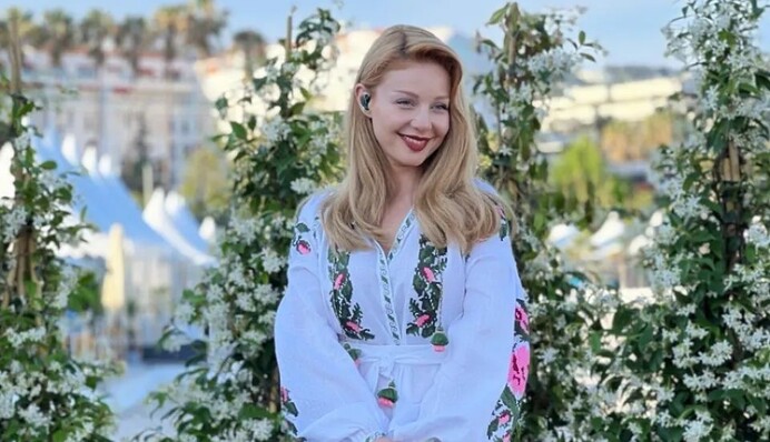 Мой герой должен быть с автоматом: Тина Кароль рассказала, какого мужчину хочет видеть рядом