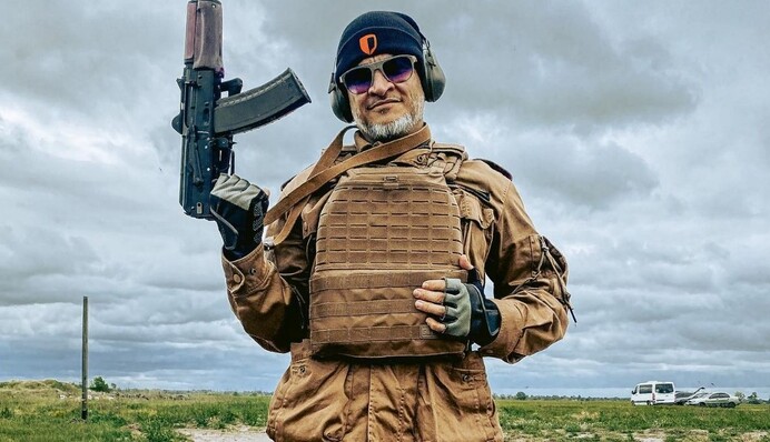 Не збираюся вступати в ЗСУ: Ектор Хіменес-Браво пояснив, навіщо взяв до рук зброю