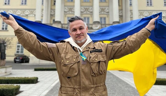 Вас тут ніхто не чекав: Ектор Хіменес-Браво взявся за зброю та звернувся до російських окупантів