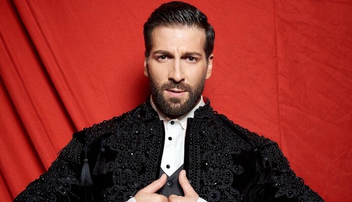 Не знала даже жена: Даниэль Салем решил удочерить ребенка, который осиротел во время войны