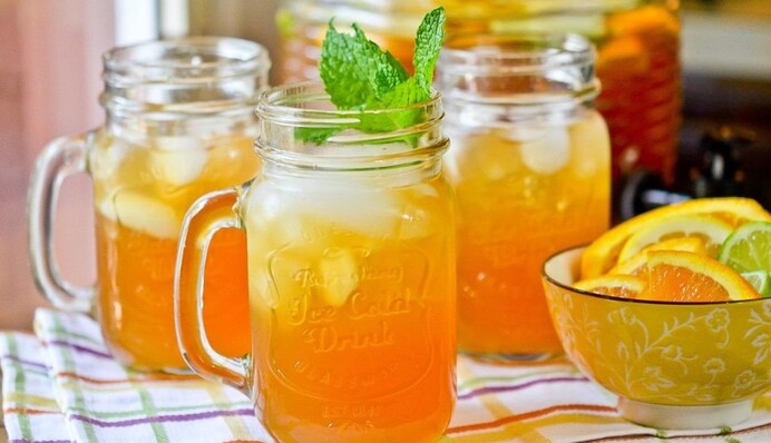 Як приготувати домашній лимонад з апельсином та лимоном: простий рецепт