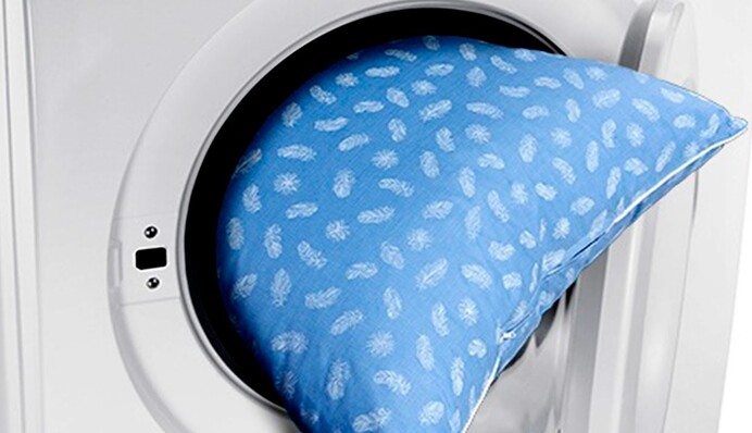 Какие подушки можно стирать в машинке и как это сделать: топ-10 правил и советов