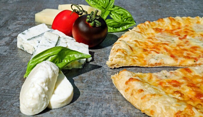 Как приготовить пиццу 4 сыра на лаваше: простой рецепт
