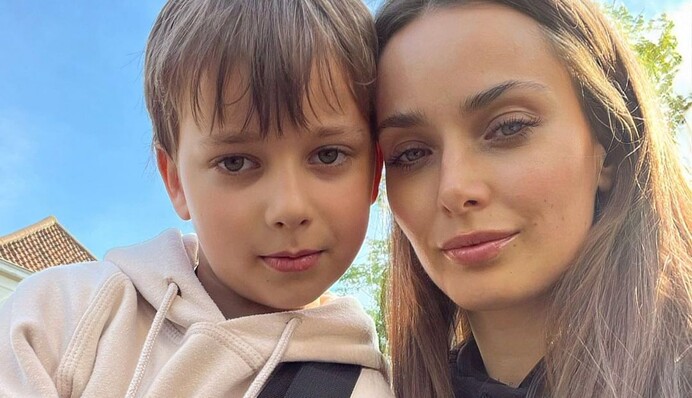 Ксенія Мішина із сином зворушила артистичним прочитанням вірша 