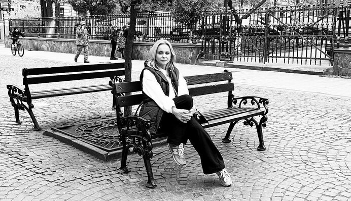 Слезы душат: Лилия Ребрик показала разбомбленный дом в Киеве и рассказала о семье, которая чудом выжила