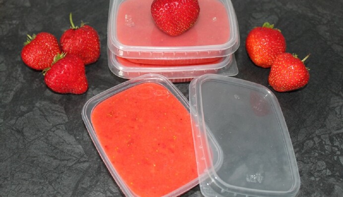 Как сделать полезное клубничное пюре и сохранить его до зимы