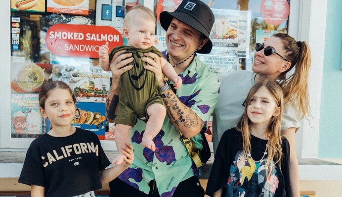 Дешевле, чем в Украине: Анатолий Анатолич рассказал, как его семья живет во Франции