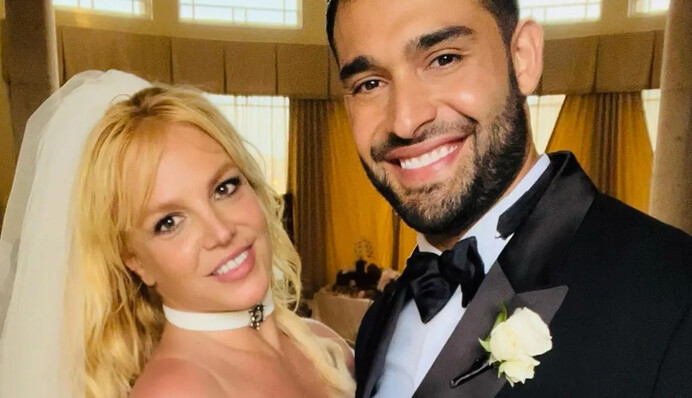 Бритни Спирс вышла замуж за Сэма Асгари: первые фото со свадьбы