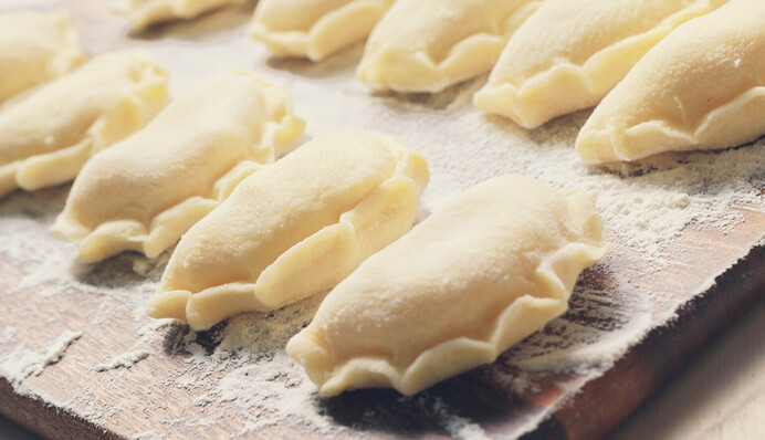 Як приготувати тісто на вареники, щоб не розвалювалися: простий рецепт