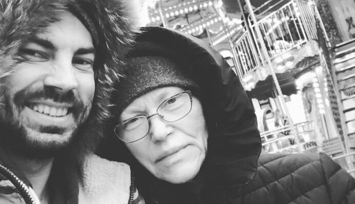 Впала в кому під час облоги Маріуполя: Андрій Бєдняков розповів про смерть мами