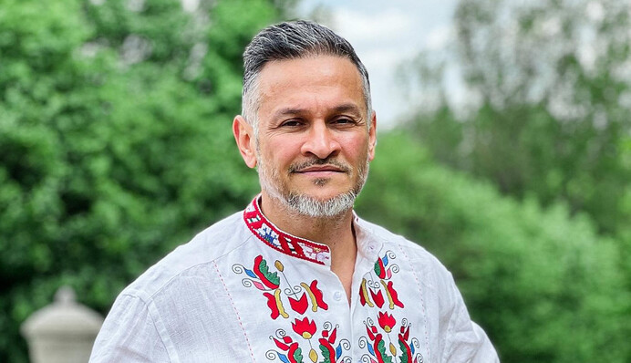 Эктор Хименес-Браво показал себя в молодости и удивил похудением: фото до и после