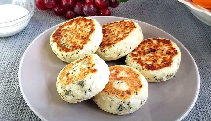 Как приготовить соленые сырники с твердым сыром: простой рецепт