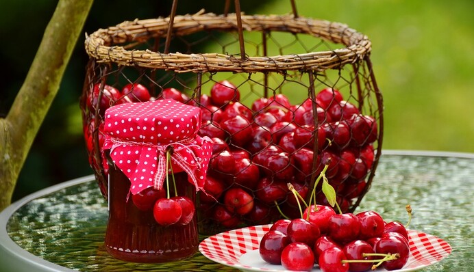 Як зробити смачне вишневе варення з желатином: простий рецепт на зиму