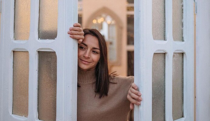 Ілона Гвоздьова після повернення в Україну змінила імідж: фото нового образу