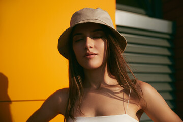 Не только панама Kalush: какие головные уборы в моде летом 2022 года