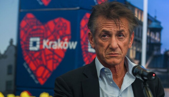 Шон Пенн снова приехал в Украину - звезда Голливуда отправился в Бучу и Ирпень