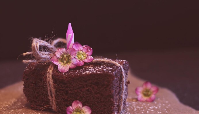Як приготувати вологий шоколадний бісквіт на окропі: простий рецепт