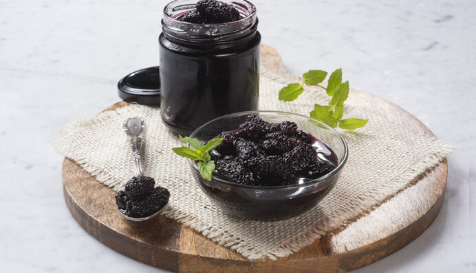 Як приготувати варення із шовковиці на зиму: простий рецепт із лимоном