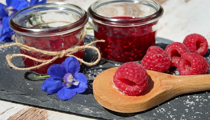 Готуємо малинове варення як у бабусі: класичний рецепт п'ятихвилинка