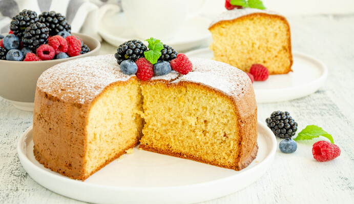 Як приготувати в мультиварці смачний бісквіт із 5 яєць: простий рецепт до чаю