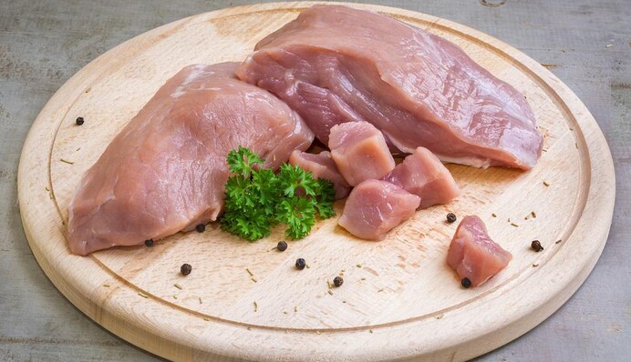 Як зрозуміти, що м'ясо зіпсувалося: 3 ознаки, які не можна ігнорувати