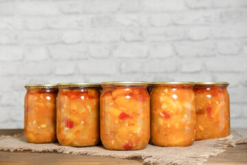 Как приготовить салат из кабачков Тещин язык: рецепт на зиму с томатным соусом