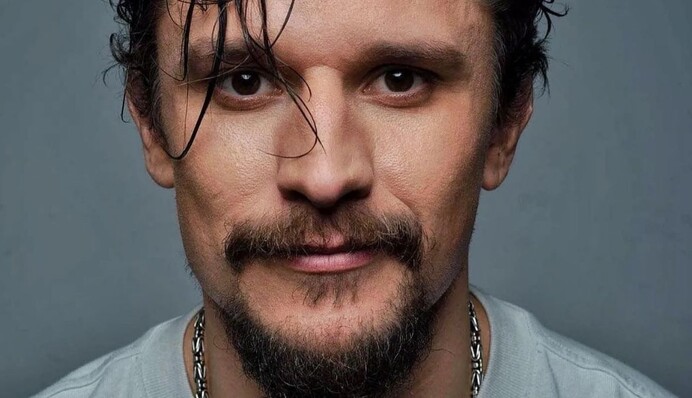 Актер Тарас Цымбалюк предложил выпускать украинских мужчин за границу ради сохранения семей