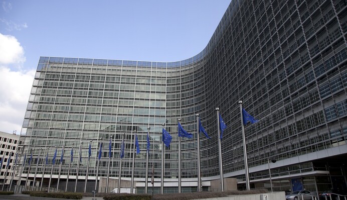 Проси больше, жди дольше: что с финансовой помощью для Украины