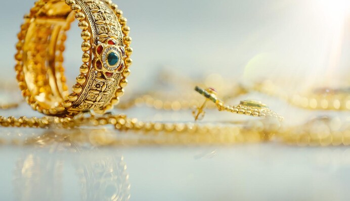 Як почистити золоті вироби до блиску: 15 правил догляду за прикрасами