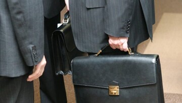 "Військова" реформа держапарату: скоротити не можна лишити