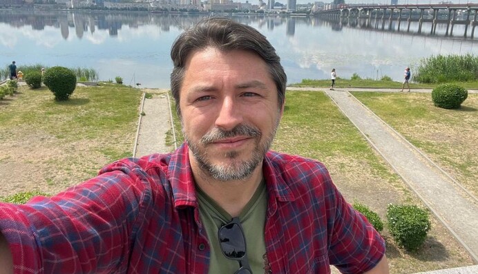 Мне приходят немалые дивиденды: Сергей Притула рассказал, на какие деньги живет во время войны