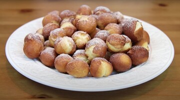 Как приготовить быстрые пончики на сгущенном молоке: простой рецепт