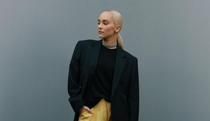 Один загинув, другий бореться за життя: команда співачки ROXOLANA потрапила під ракетний обстріл у Вінниці