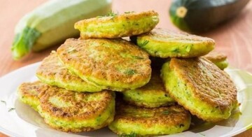 Как приготовить сытные кабачковые оладьи с фаршем: простой рецепт